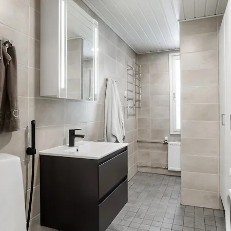 2 Bedroom Apartment, Lägenhet Åbo
